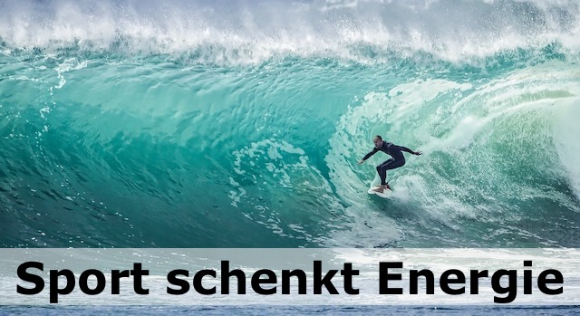 Surfer ist nicht energielos gegen starke Welle